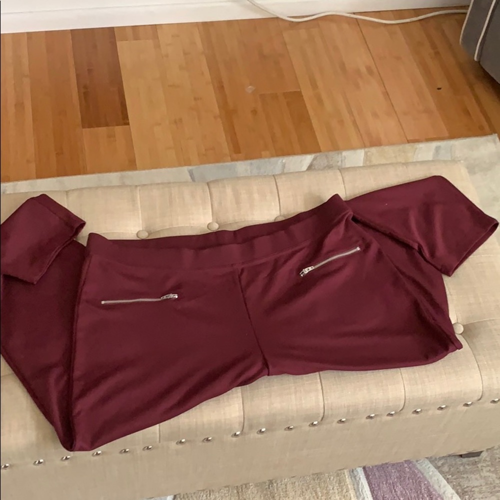 Gap Woman’s Pants.